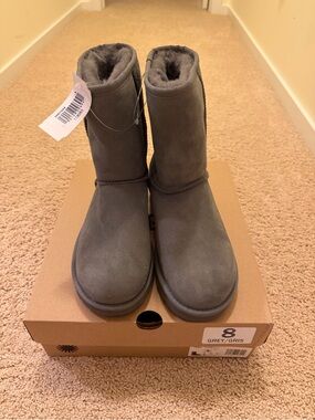 UGG Women Classic Short Boot